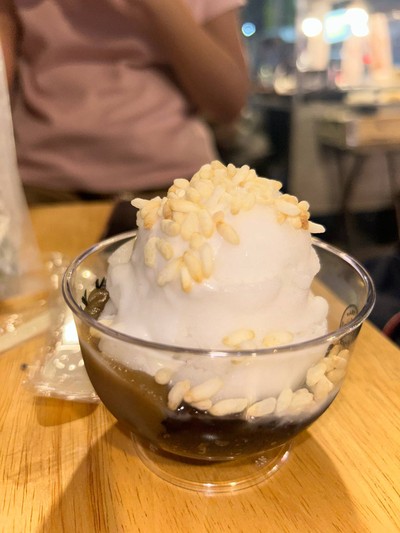 ไอศกรีมมะพร้าวข้าวเหนียวดำเกาลัด