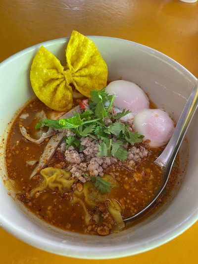 บะหมี่ต้มยำวีไอพีเพิ่มไข่