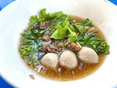 ก๋วยเตี๋ยวเนื้อ