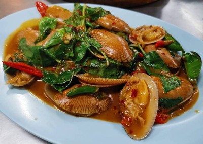 อาหาร หรือ เครื่องดื่ม