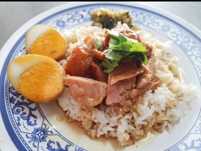 อาหาร หรือ เครื่องดื่ม