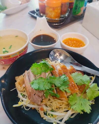 อาหาร หรือ เครื่องดื่ม