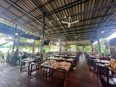 ก๋วยเตี๋ยวเป็ดกลางดง