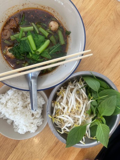 อาหาร หรือ เครื่องดื่ม