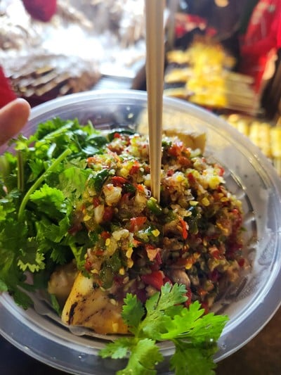 อาหาร หรือ เครื่องดื่ม