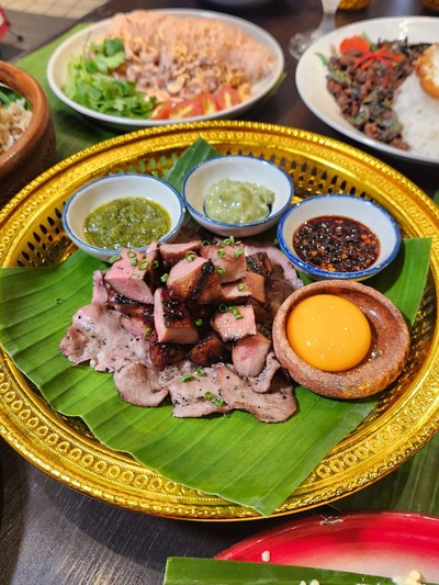 อาหาร หรือ เครื่องดื่ม