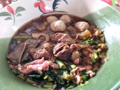 บะหมี่เนื้อรวม จัมโบ้
