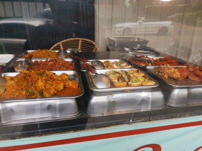 อาหาร หรือ เครื่องดื่ม