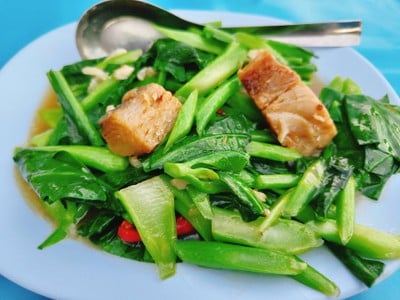 คะน้าปลาเค็ม