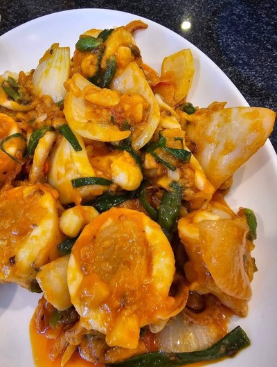 หมึกไข่ผัดไข่เค็ม