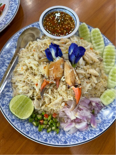 ข้าวคลุกมันปู