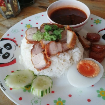 อาหาร หรือ เครื่องดื่ม