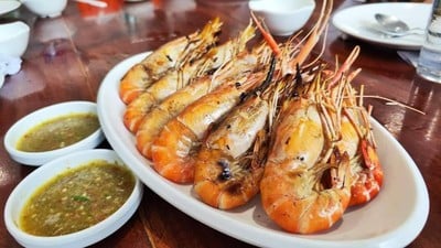 อาหาร หรือ เครื่องดื่ม