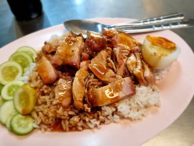 ข้าวหมูแดงหมูกรอบ (ธรรมดา)