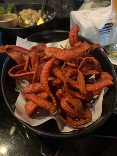 ไส้กรอกแดงเฟรนช์ฟรายด์