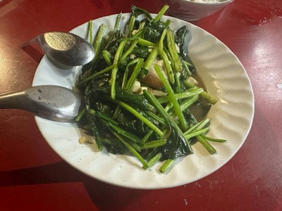 ป้วยเล้งหมูกรอบ