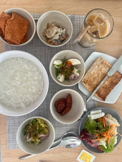 ข้าวต้มทรงเครื่อง (ข้าวต้มกุ้ย)