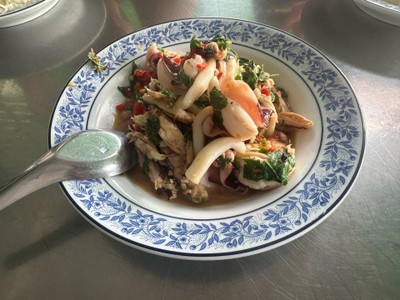 ผัดกะเพรารวมทะเล