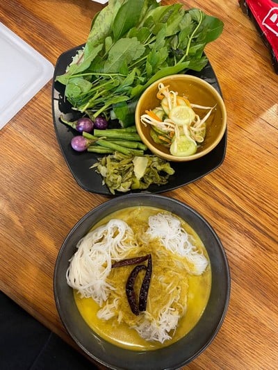 ขนมจีนน้ำยาใต้ (ข้าวแกงใต้) แม่ติ๋ม นครศรีฯ