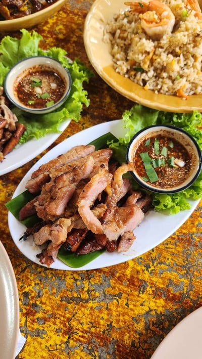 คอหมูย่าง