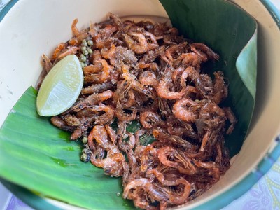 กุ้งฝอยคั้วเกลือ
