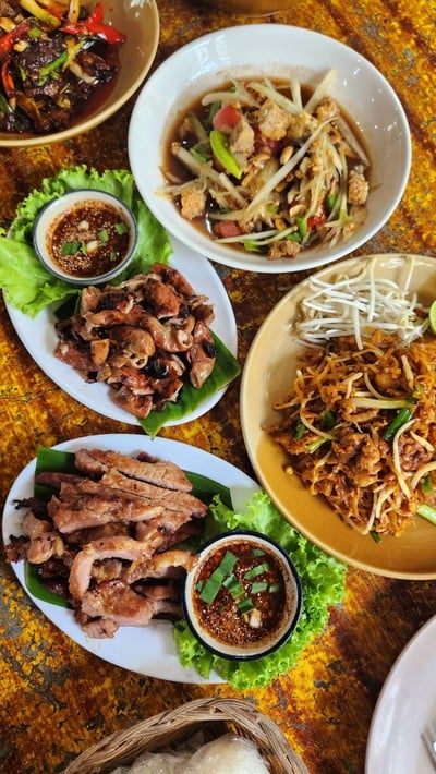 อาหาร หรือ เครื่องดื่ม