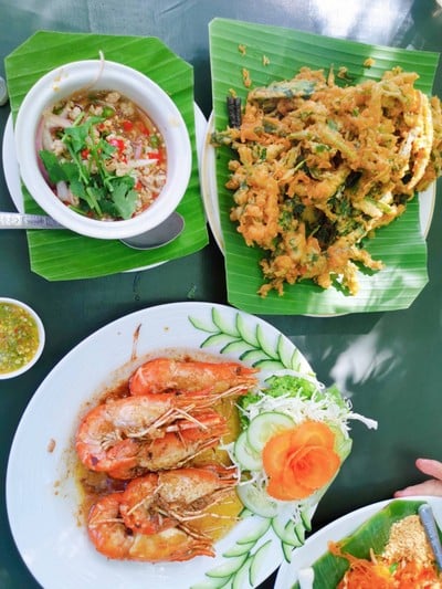 อาหาร หรือ เครื่องดื่ม