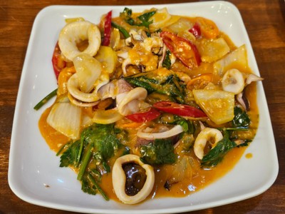 หมึกไข่ผัดไข่เค็ม