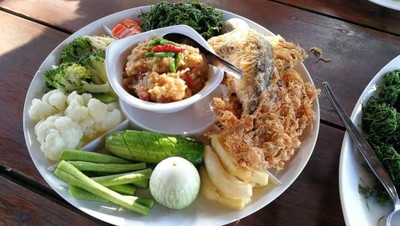 อาหาร หรือ เครื่องดื่ม