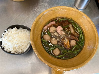 ก๋วยเตี๋ยวเนื้อ ชิ้น สด เปื่อย ไม่มีลิ้น