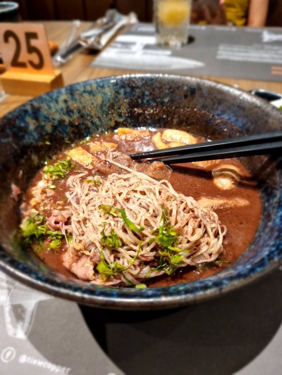 บะหมี่น้ำตกเนื้อแองกัส