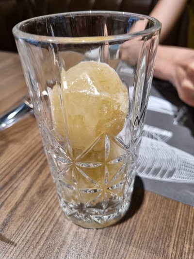 อาหาร หรือ เครื่องดื่ม