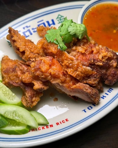 Toh-Kim โต๊ะคิม Park Silom