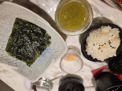 อาหาร หรือ เครื่องดื่ม