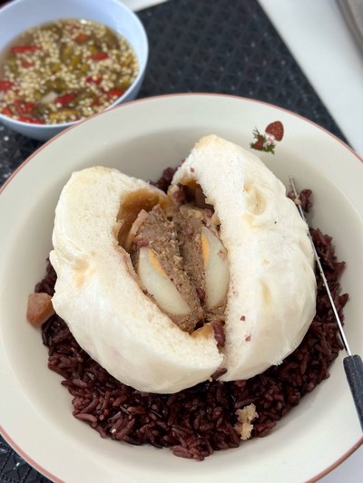 ซาลาเปาหมูสับลูกใหญ่