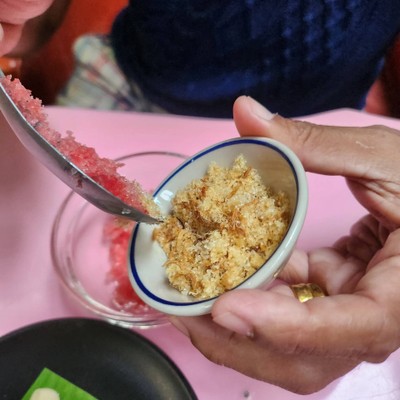 ไอติมเกล็ดน้ำแข็งแตงโมปลาแห้ง