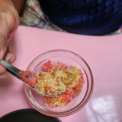 ไอติมเกล็ดน้ำแข็งแตงโมปลาแห้ง