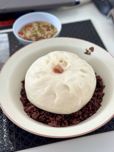 ซาลาเปาหมูสับลูกใหญ่