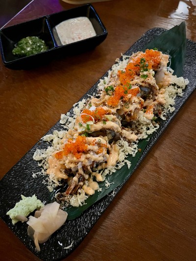 🍣 Ebi Tempura Blossom Roll. (Price 318++ Baht.)