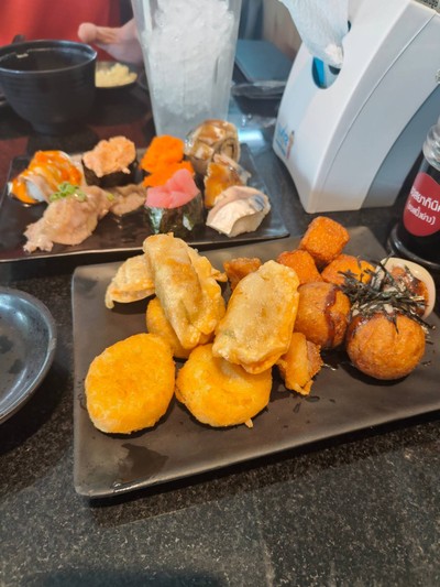 อาหาร หรือ เครื่องดื่ม