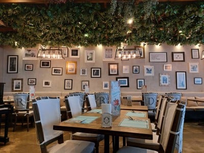 Audrey Cafe des Fleurs EmQuartier ชั้น 8 (ตึก Helix Quarter)