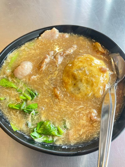 ราดหน้าหมูห่อไข่