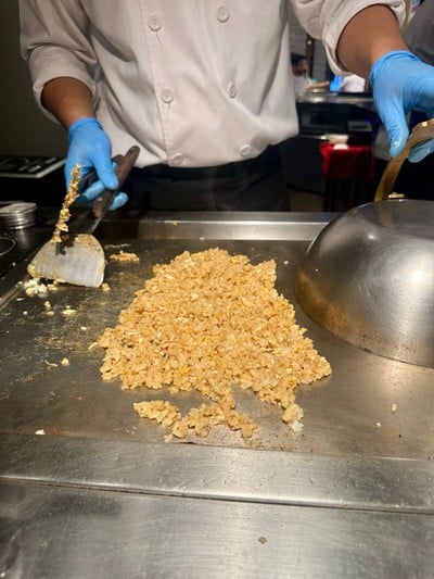 ข้าวผัดกระเทียมใส่ไข่