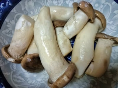 วิธีทำ เห็ดทอด (ฉบับเหมือนไก่ทอดมาก) วิธีทำ เห็ดทอด (ฉบับเหมือนไก่ทอดมาก)