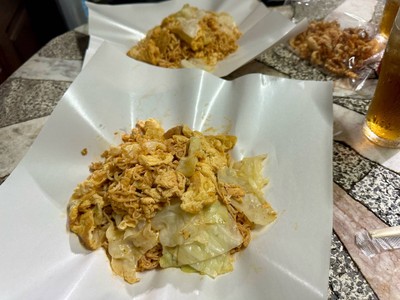 มาม่าผัดไข่พิเศษ (หน้าร้าน60)