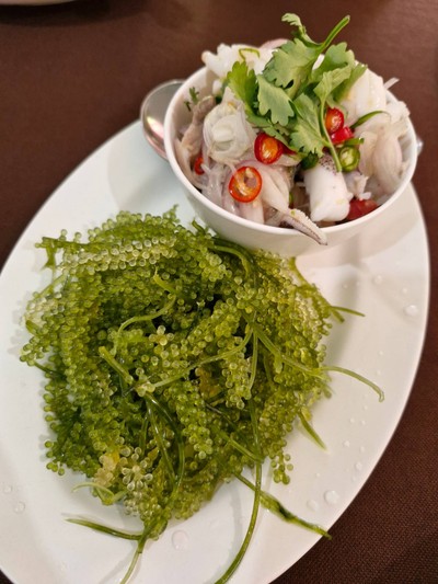 ยำสาหร่ายพวงองุ่น