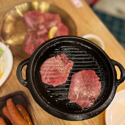 ลิ้นวัวย่างต้นหอมเกลือ