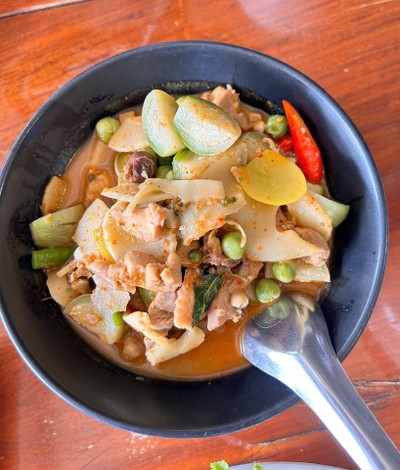แกงป่าไก่บ้าน