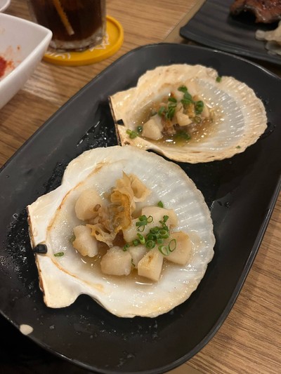 หอยเชลล์ย่างเนย