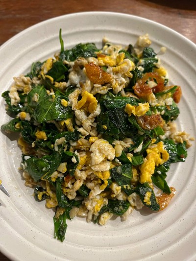 ใบเหลียงผัดไข่กุ้งเสียบ